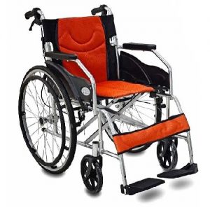 รถเข็นผู้ป่วยผู้สูงอายุ / Wheelchair แบบอลูมิเนียม มือจับพับลงได้ เบาะผ้า น้ำหนักเบา รับน้ำหนักได้ 100 กิโลกรัม