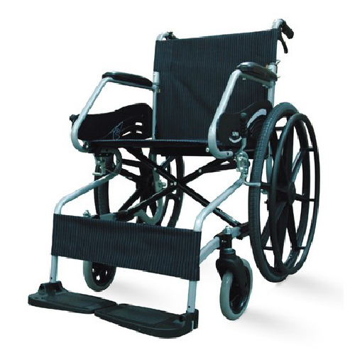รถเข็นผู้ป่วยผู้สูงอายุ / Wheelchair SOMA 150.3 F24 แบบอลูมิเนียม มือจับพับลงได้ รับน้ำหนักได้ 100 กิโกกรัม